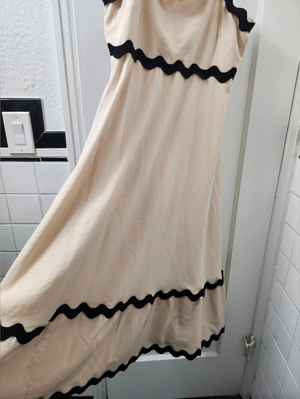 Cream Maxi Dress With Ric Rac Trim - Picture 4 of 8